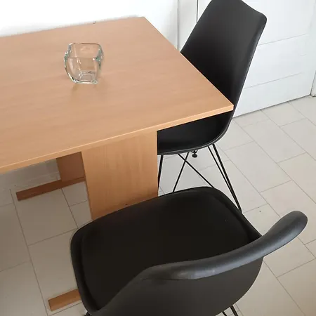 Apartamento Cozy Close To The Station & Center